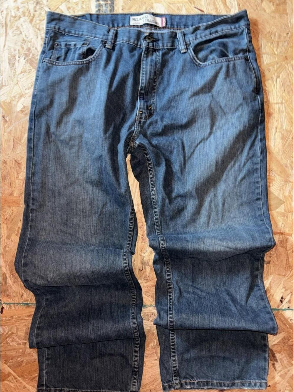 Levi’s 569 Loose Straight Fit Men’s Jeans Size 38x32 Medium Wash